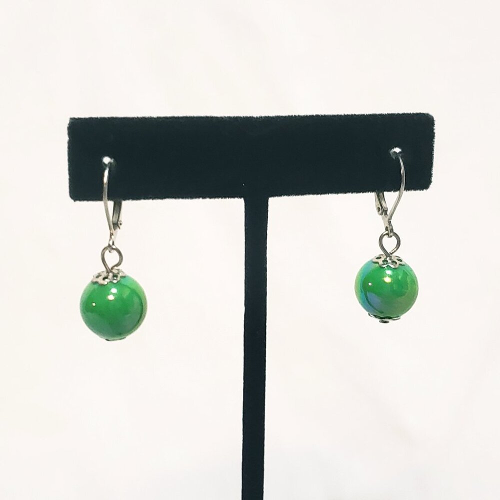 Green Aurora Borealis Beads Earrings Drop Dangle Silver tone Lever back 1/2"
